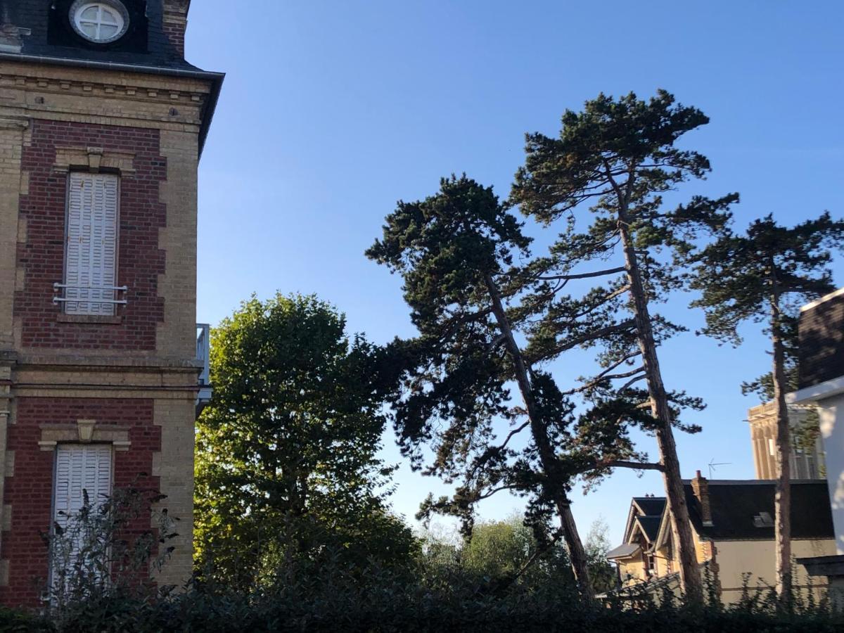 Les Pins Penches Lägenhet Villers-sur-Mer Exteriör bild