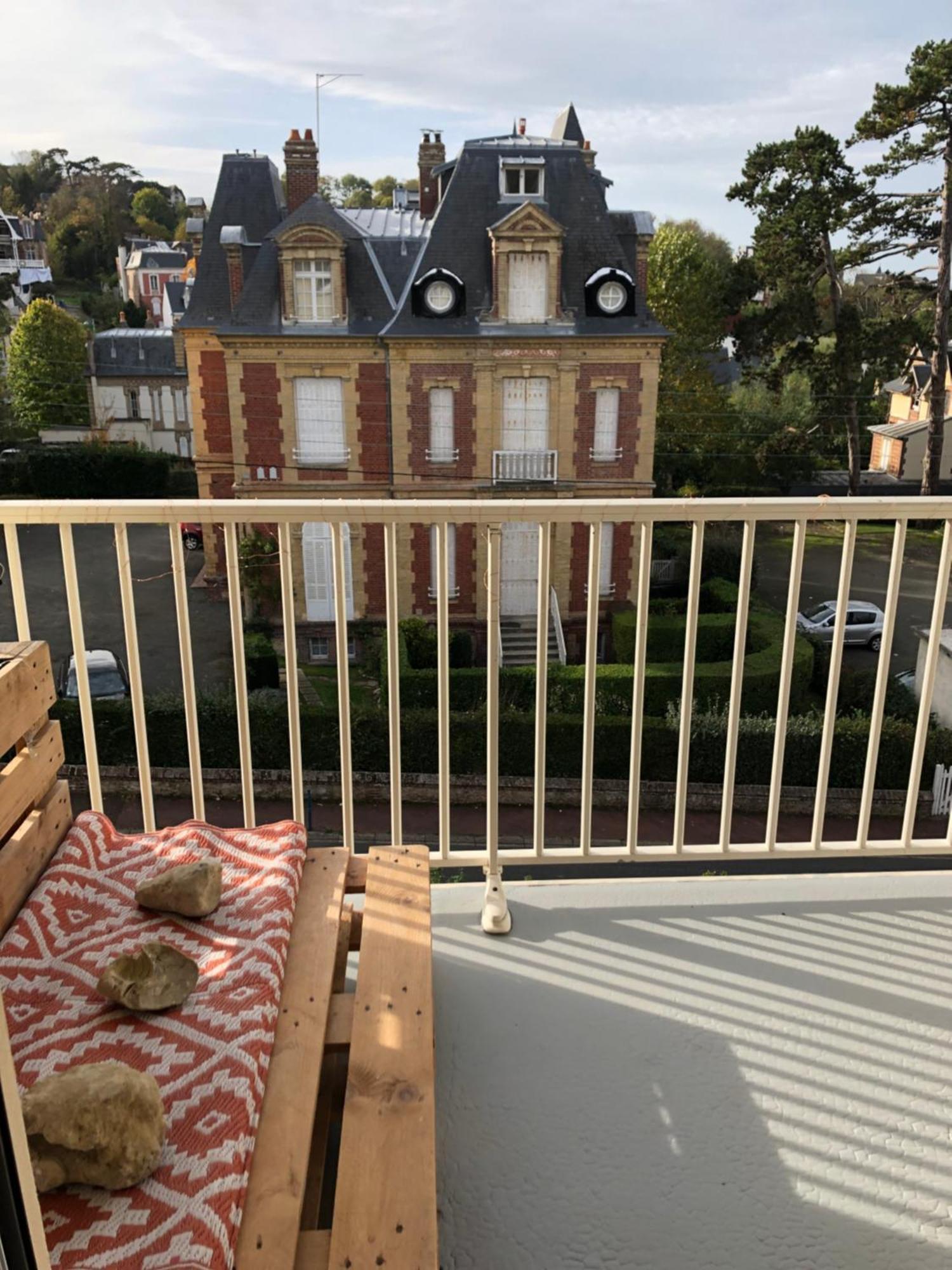 Les Pins Penches Lägenhet Villers-sur-Mer Exteriör bild